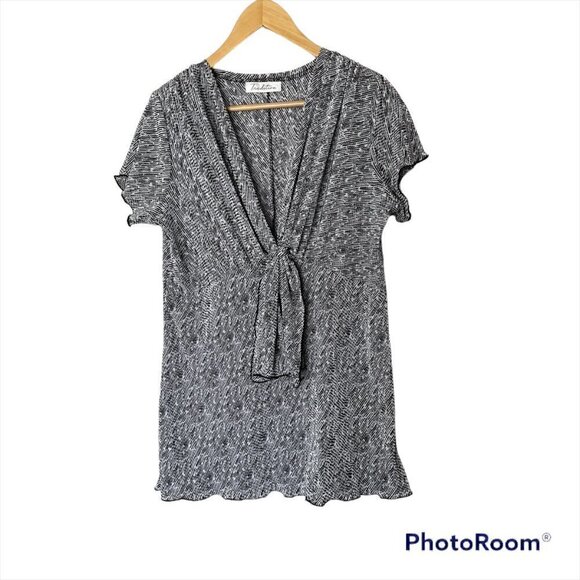 TRADITION Black white Casual Striped Boho Women's Top Blouse. Size Medium - Picture 4 of 9